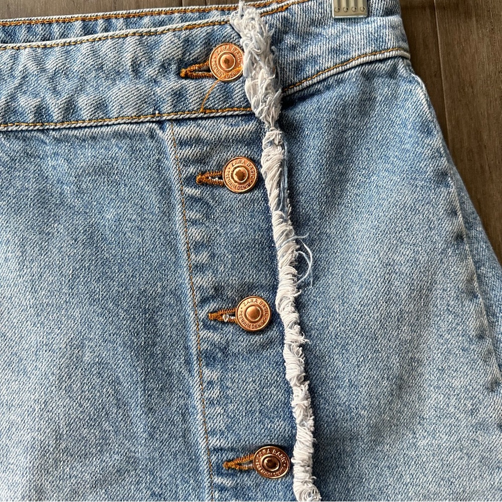 Zara Women’s Asymmetrical Mini Denim Jean Button Front Skirt Size XS Extra Small - Picture 3 of 7